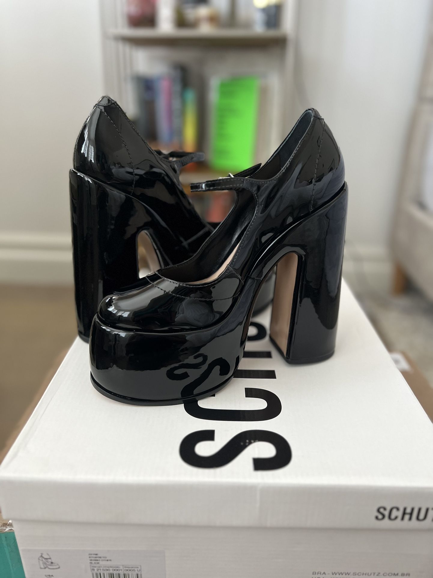 Schutz clearance jane platform
