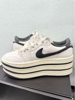 Jordan WMNS Air Jordan 1 Triple Stack Sail/Coconut Milk Platform size 6.5