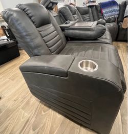 7 Seat Grey Sectional / Reclining