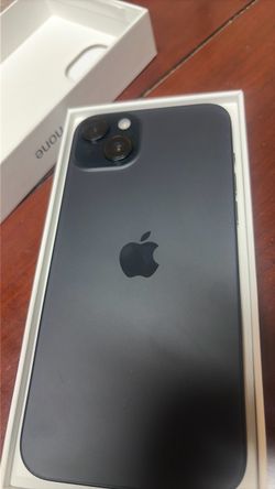 iPhone 15 plus 128 GB unlocked to any carrier