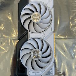 The ASUS Dual RTX 4060 OC White Edition