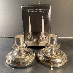 WM A ROGERS/ONEIDA Silver plated Tarnish-Resistant Candlesticks Set 