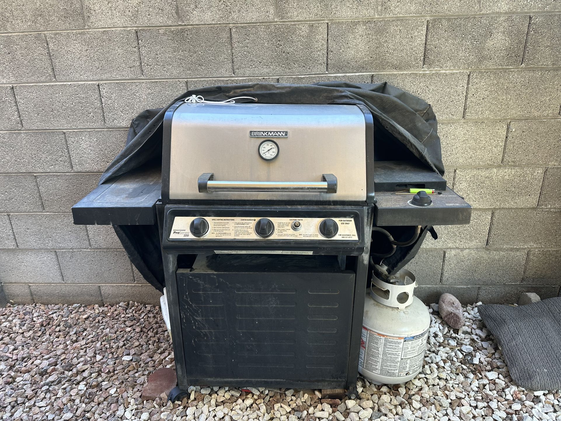 Brinkmann ProSeries 2250 BBQ Grill With Side Burner + Cover