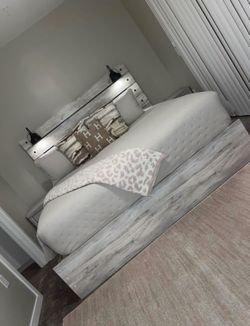 king bed set 2 night stands n dresser