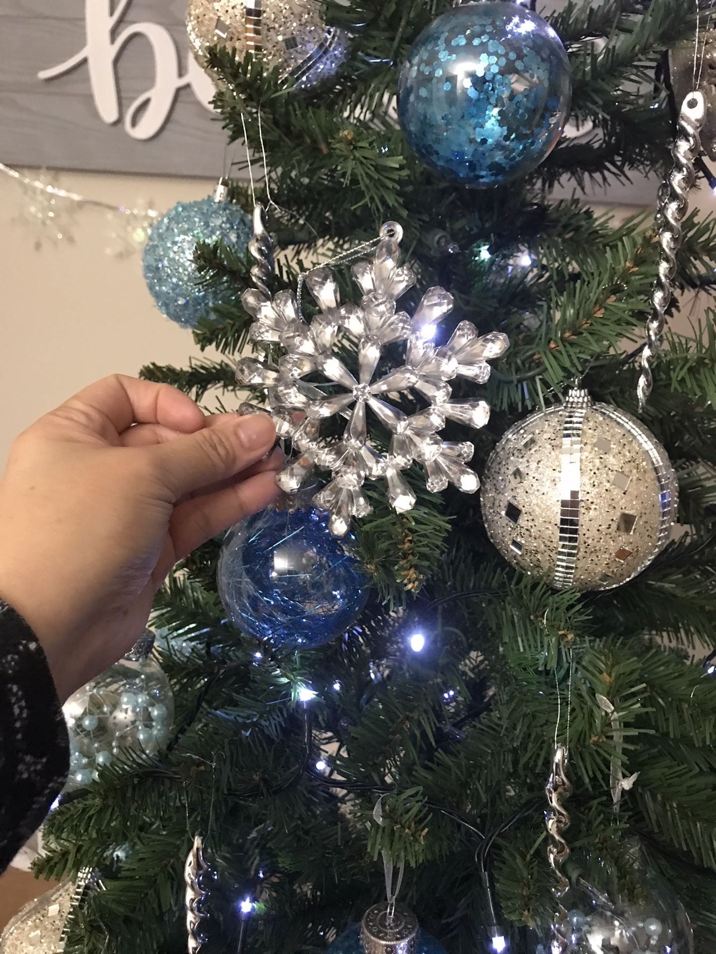 Snowflakes Christmas ornaments