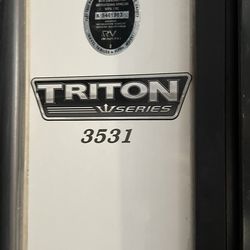 Triton 3531 (30 foot)