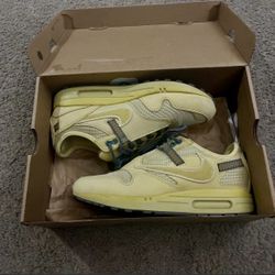 Nike Travis Scott Cactus Jack Air Max 1 Size 9 Saturn Gold Shoes