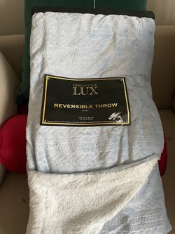 New Blue And White Reservable Throw