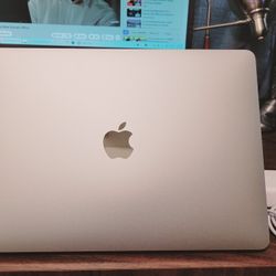 Apple MacBook Pro 17