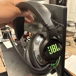 JBL Quantum 910 Gaming Headphones 
