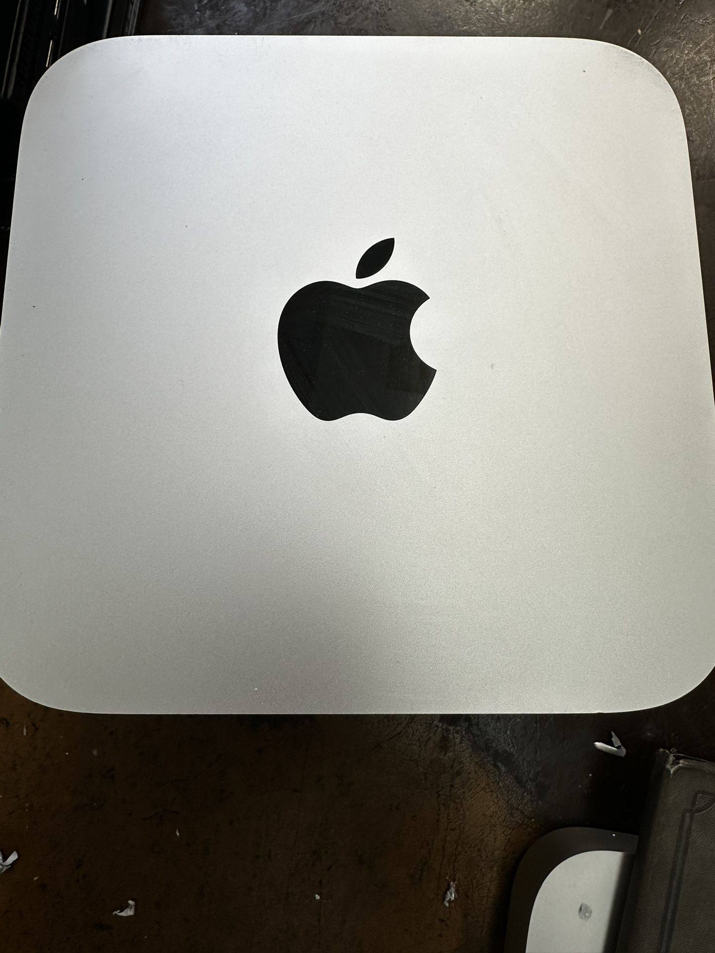 Mac mini , 16 gb ram, Mac OS Tahoe