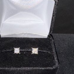 14K White Gold Princess Cut Diamond Earrings approx 1ctdw NO TRADES PICK UP IN TACOMA