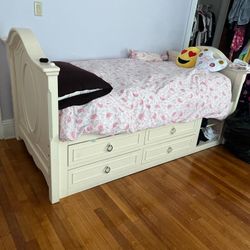 2 Twin Beds/bunkbed With Drawers