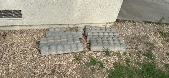 Pave stones