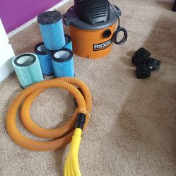 RIDGID VACUUM CLEANER 9 GALLONS 