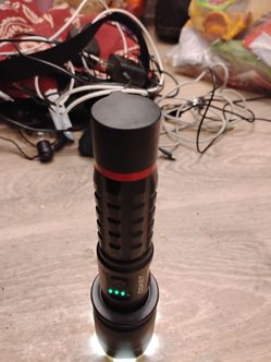 Coast 4000 lumens flashlight