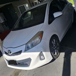 Toyota Yaris  SE 