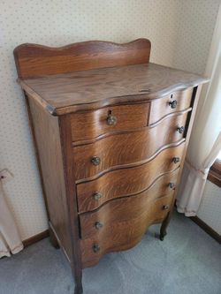 Vintage Oak Chest of Drawers 