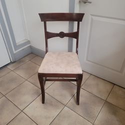 Pretty  brown w beige wood chair