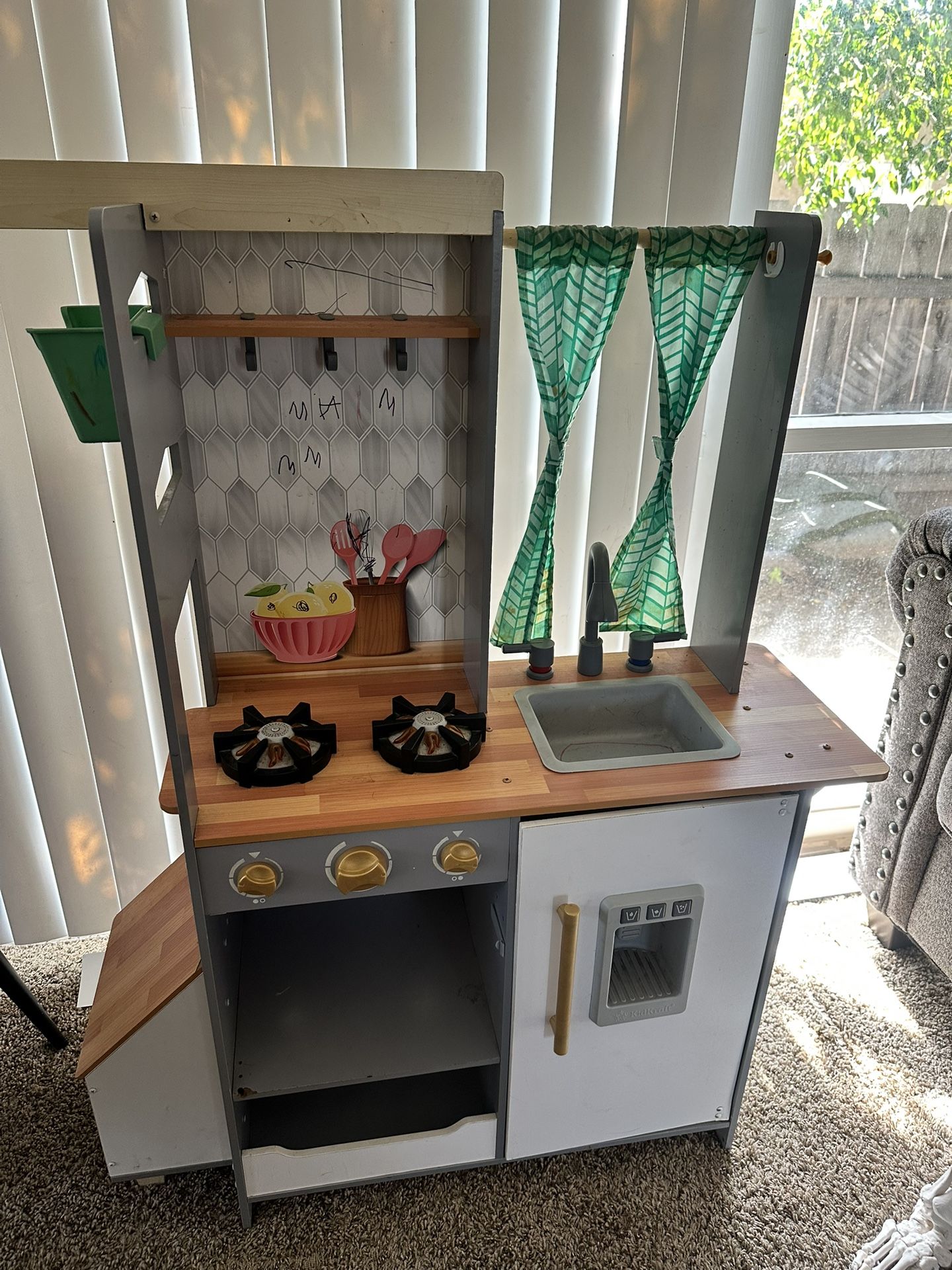 Free Toddler Play Kitchen