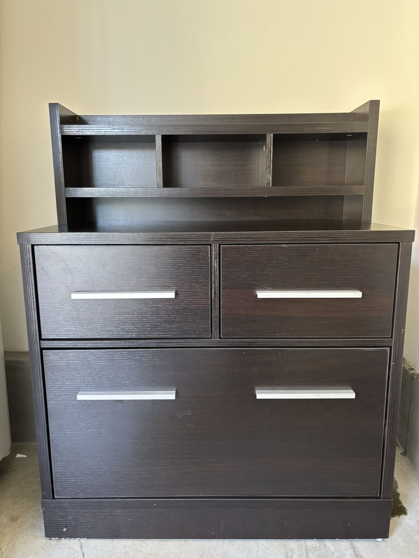2-drawer file Cabinet And Work Station 