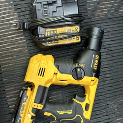 DEWALT XTREME 12-volt Max SDC-plus Cordless Rotary Hammer Drill with Battery & Charger