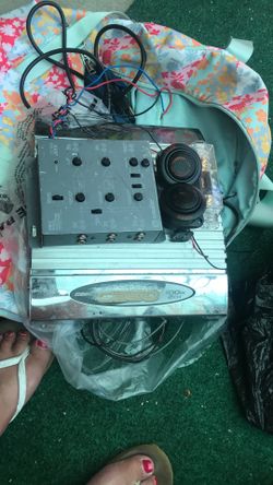 Boss Amp 800 Watt 2 *CH And 2 Boss Tweeters And XM -3 Crossover