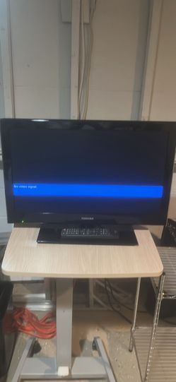 24” Toshiba Flat Screen TV with Remote