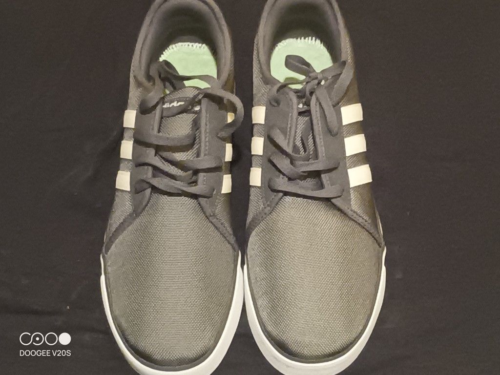 Adidas Tennis Shoes Size 12
