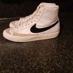 Nike Blazers Women 7.5 Good Condition 