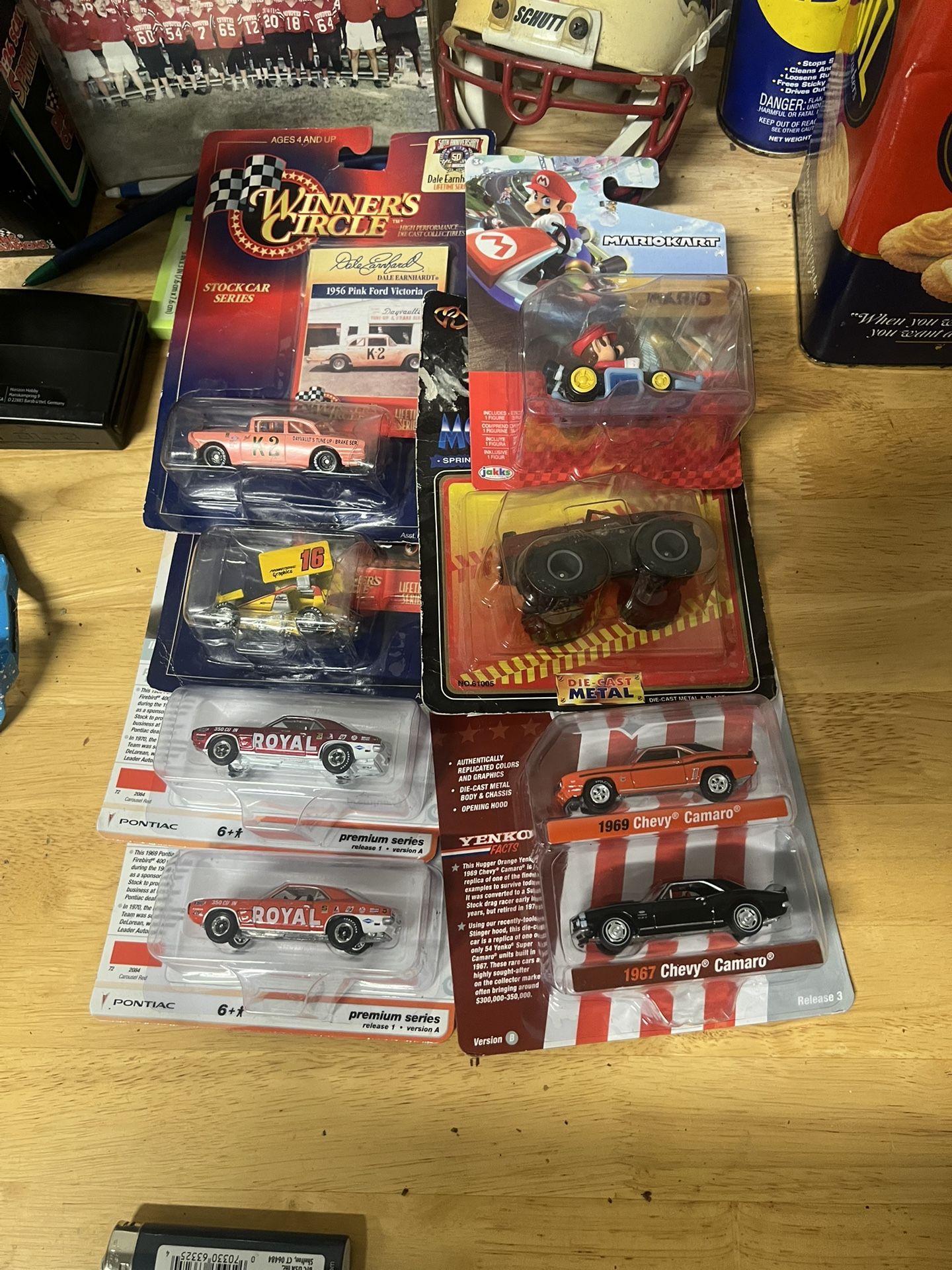 Hot wheel M2 Auto World Matchbox Green light