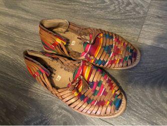 Women’s huaraches