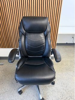 Costco Executive Office Chair - Black Leather