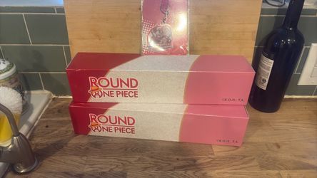 ONE PIECE ROUND ONE EXCLUSIVE CHOPPER AND LUFFY PLAY MAT