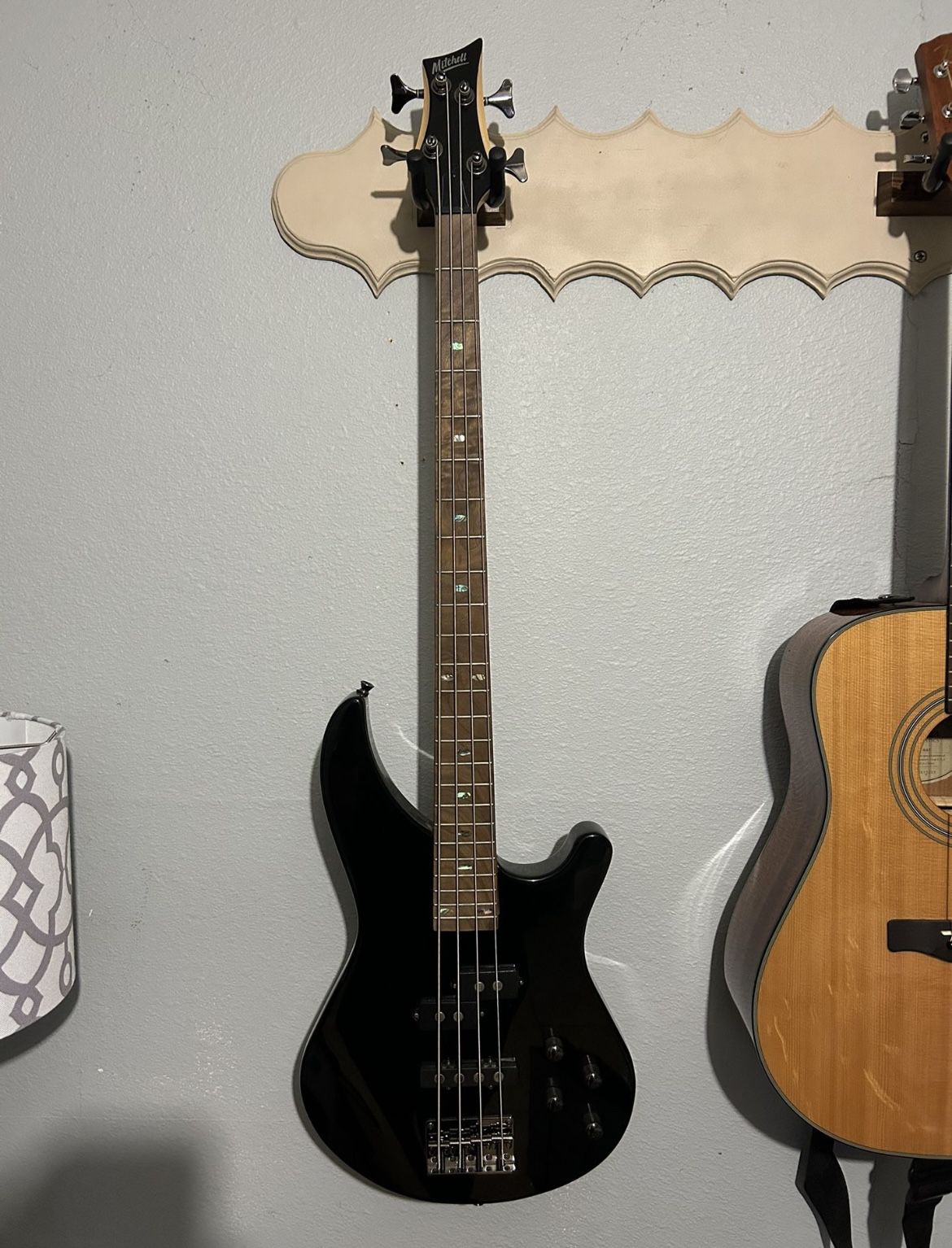 Mitchell Mb200 Bass Guitar