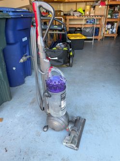 Dyson animal vacuum cleaner