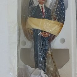 obama statue
