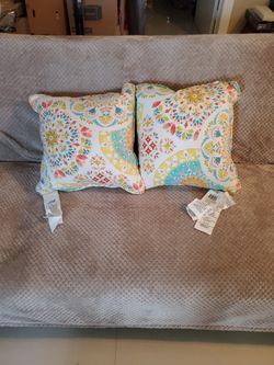 Decorative Pillows (2)