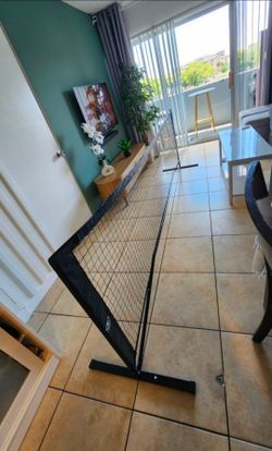 Portable pickleball net