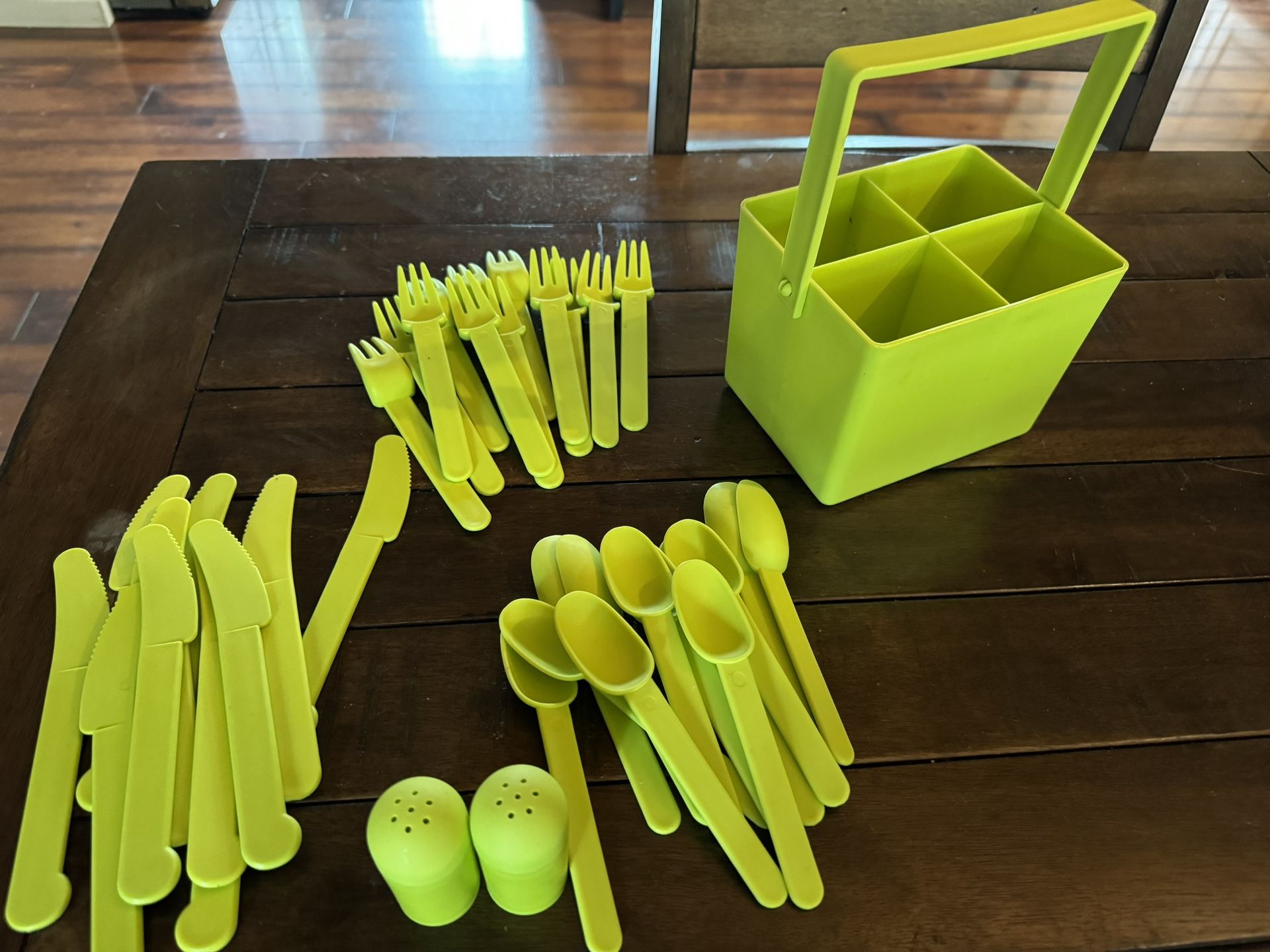 Picnic Caddy Outdoor Utensils