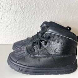 Nike Woodside 2 High Size 8 C