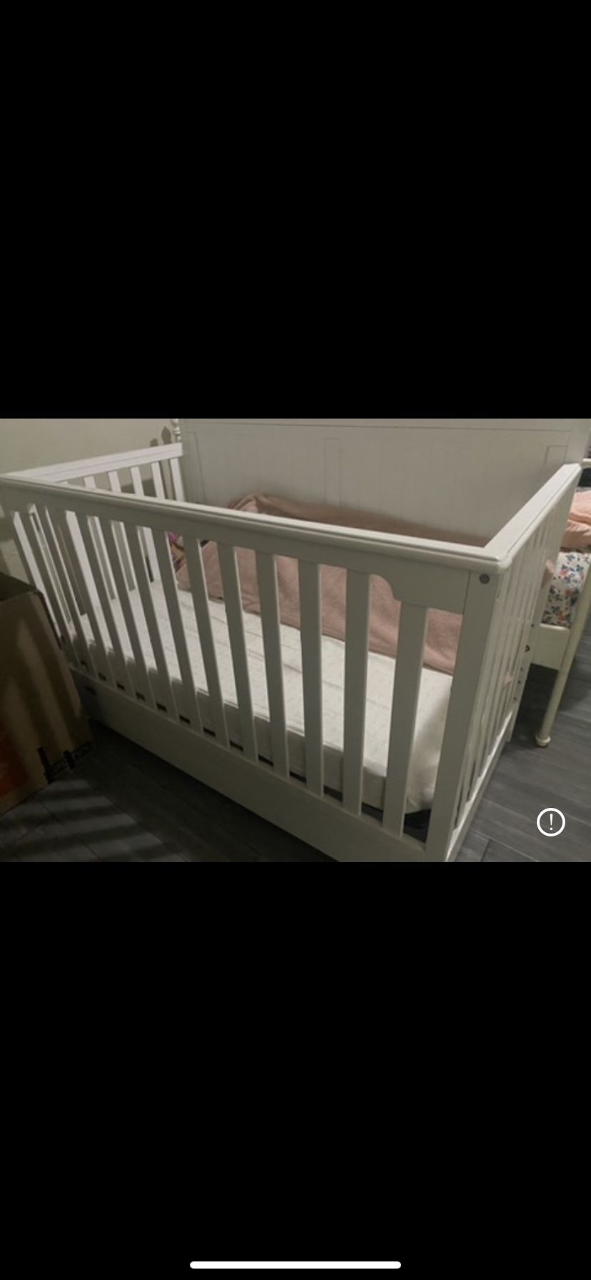 Graco Convertible Crib with mattress