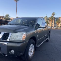 2004 NISSAN TITAN LE