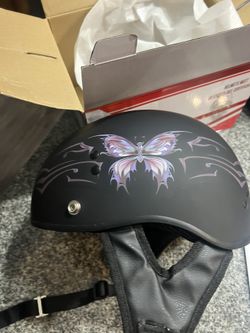 Ladies Size Med Motorcycle Helmet