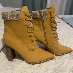 Wheat Color Steve Madden Boots Size 9