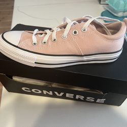 Pink Low Top Woman’s Converse (New) Size 9