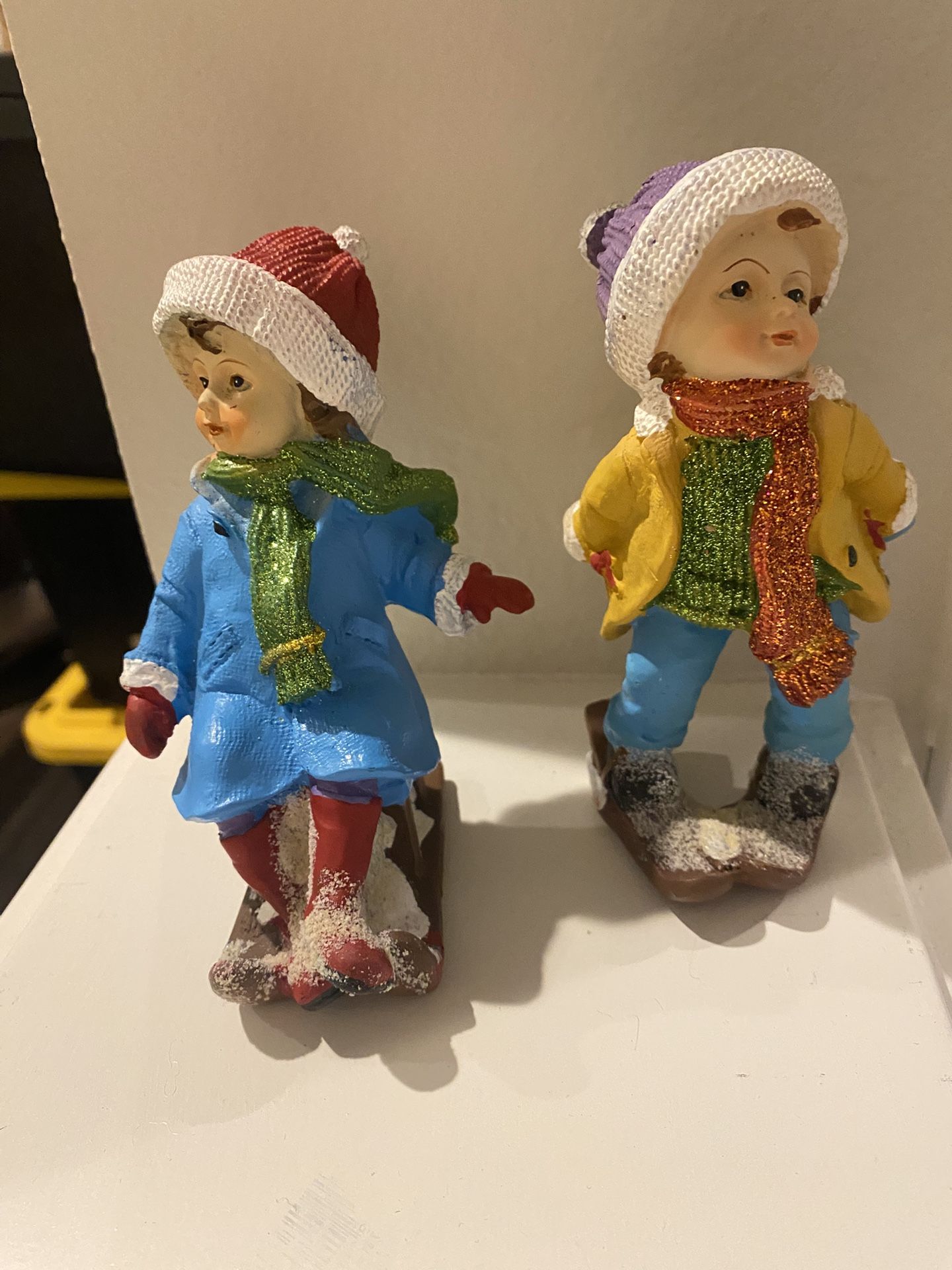 Girl and boy ceramic figurine 5 inches tall excellent condition