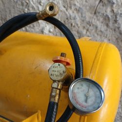 5 Gallon Air Tank And Hose, Great Condition 