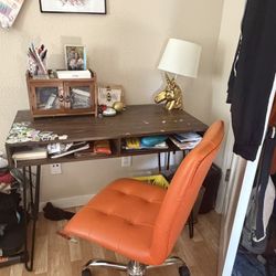 Desk W Chair 