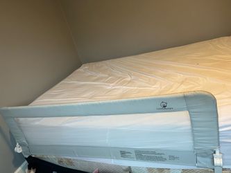 Bed rails/bumper